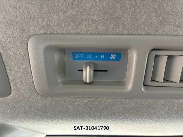 Toyota HIACE VAN 2018-07 8563851-26