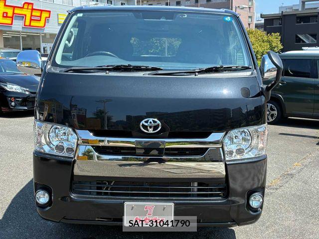 Toyota HIACE VAN 2018-07 8563851-29