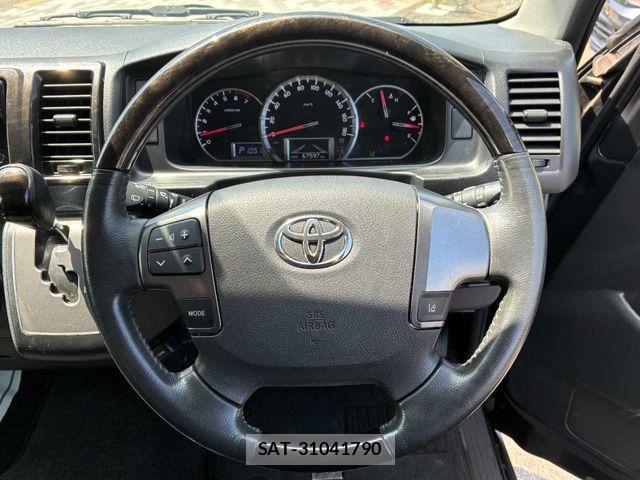 Toyota HIACE VAN 2018-07 8563851-3