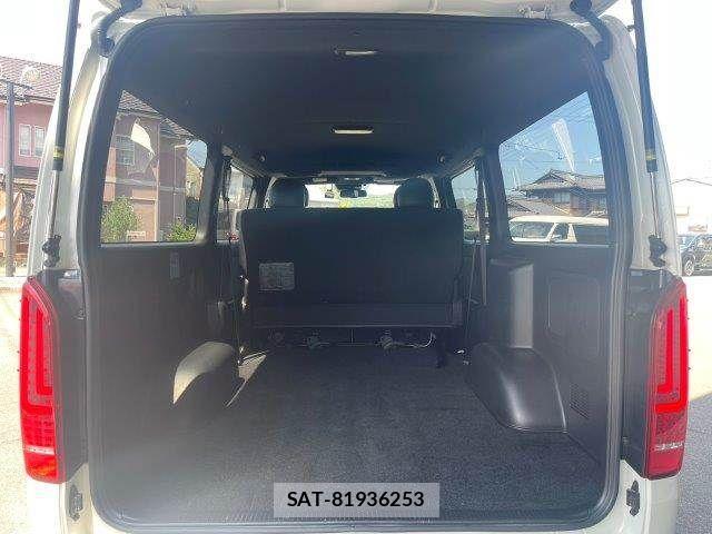 Toyota HIACE VAN 2020-03 8563846-12