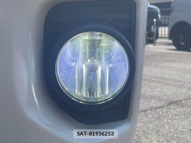 Toyota HIACE VAN 2020-03 8563846-16