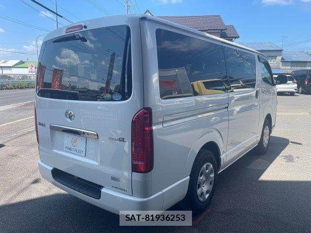 Toyota HIACE VAN 2020-03 8563846-21