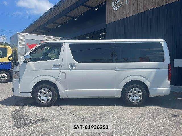 Toyota HIACE VAN 2020-03 8563846-24
