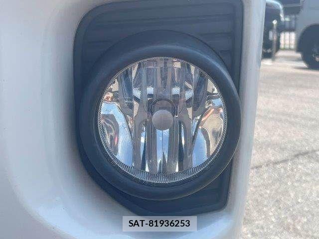 Toyota HIACE VAN 2020-03 8563846-27