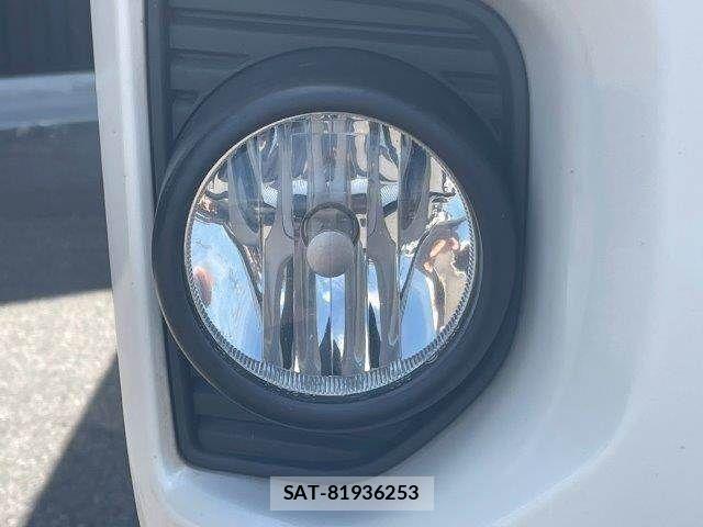 Toyota HIACE VAN 2020-03 8563846-28