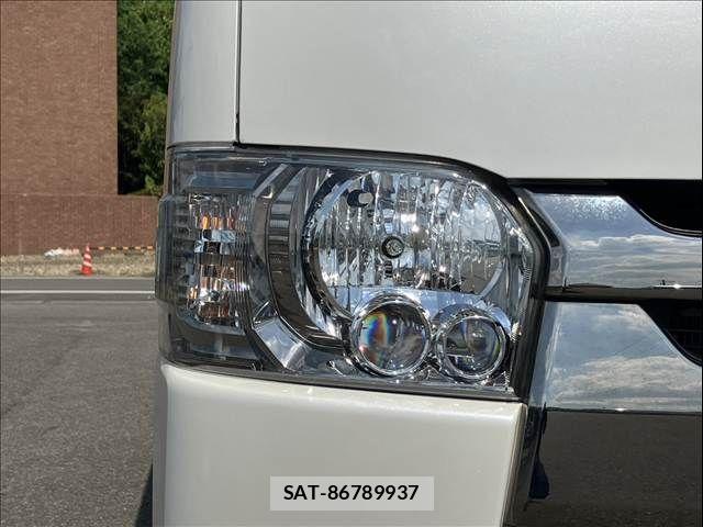 Toyota HIACE VAN 2016-07 8563849-22