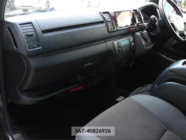 Toyota HIACE VAN 2018-01 8563847-13