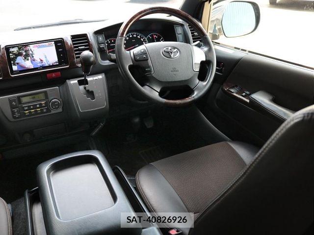 Toyota HIACE VAN 2018-01 8563847-16