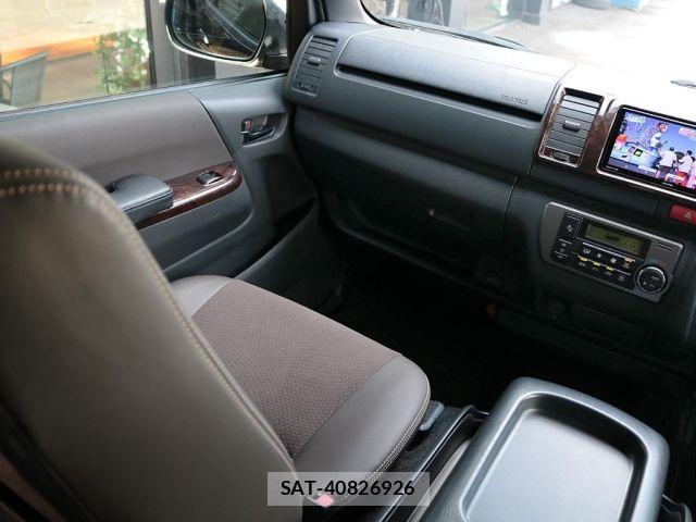 Toyota HIACE VAN 2018-01 8563847-17
