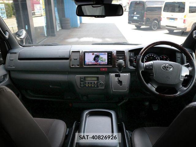 Toyota HIACE VAN 2018-01 8563847-1