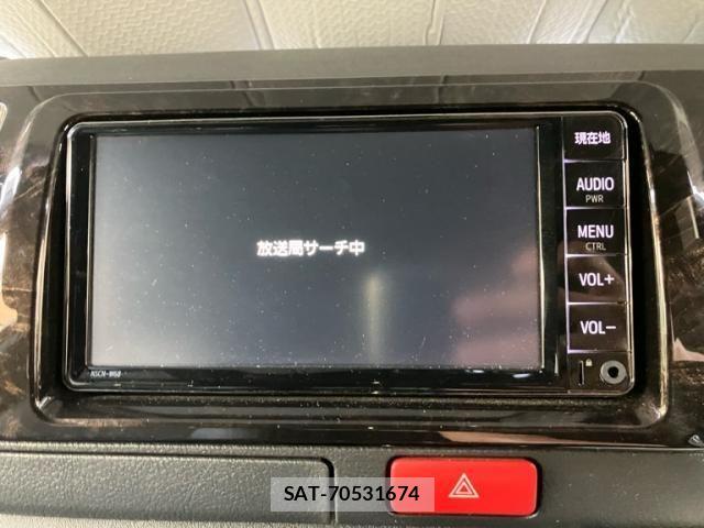 Toyota HIACE VAN 2024-07 8563840-16