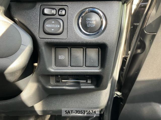 Toyota HIACE VAN 2024-07 8563840-6
