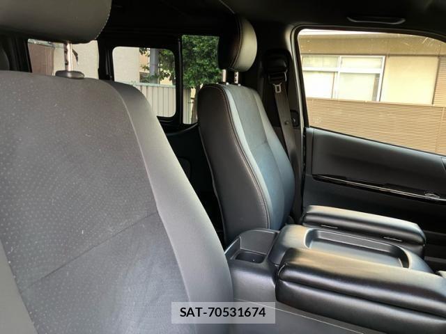Toyota HIACE VAN 2024-07 8563840-8