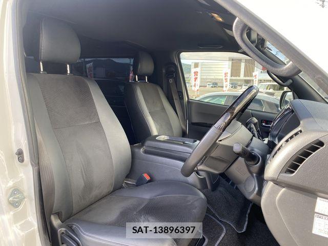 Toyota HIACE VAN 2020-04 8629424-10