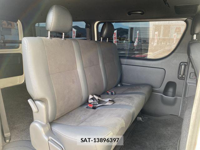 Toyota HIACE VAN 2020-04 8629424-12