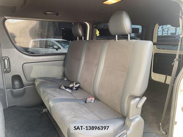 Toyota HIACE VAN 2020-04 8629424-13