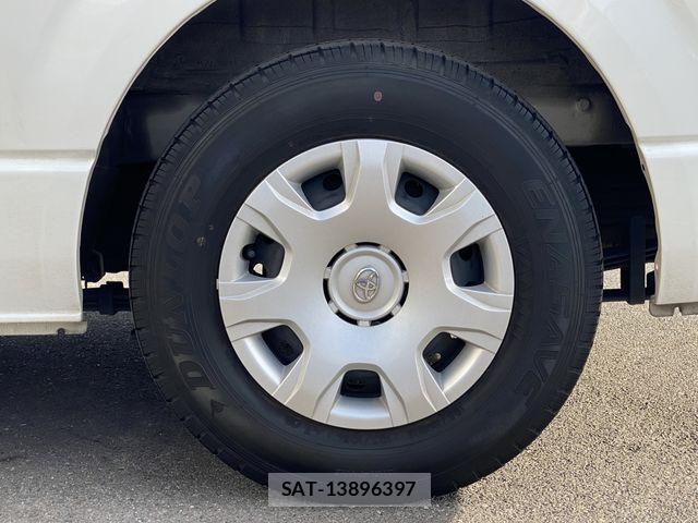 Toyota HIACE VAN 2020-04 8629424-28
