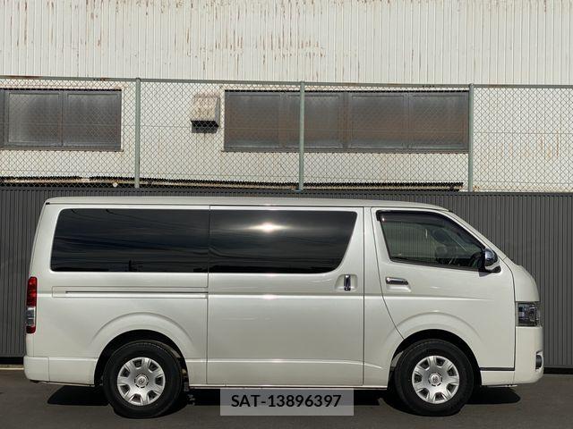 Toyota HIACE VAN 2020-04 8629424-7
