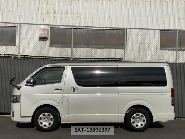 Toyota HIACE VAN 2020-04 8629424-8