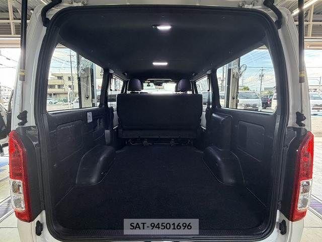 Toyota HIACE VAN 2024-05 8629417-12