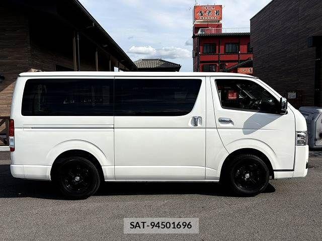 Toyota HIACE VAN 2024-05 8629417-17