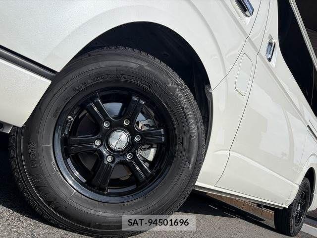 Toyota HIACE VAN 2024-05 8629417-18