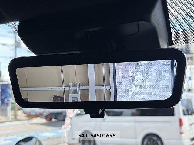 Toyota HIACE VAN 2024-05 8629417-4