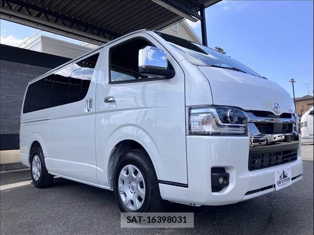 Toyota HIACE VAN 2026-05 8629404-10