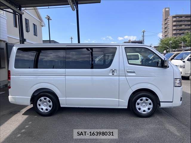 Toyota HIACE VAN 2026-05 8629404-12