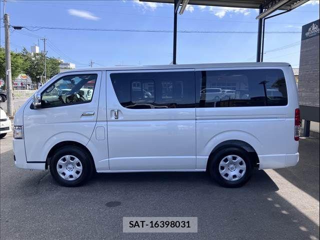 Toyota HIACE VAN 2026-05 8629404-13