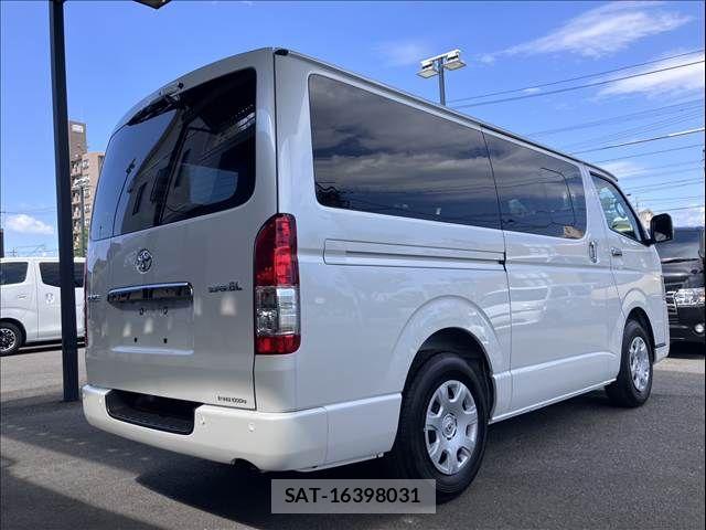 Toyota HIACE VAN 2026-05 8629404-14