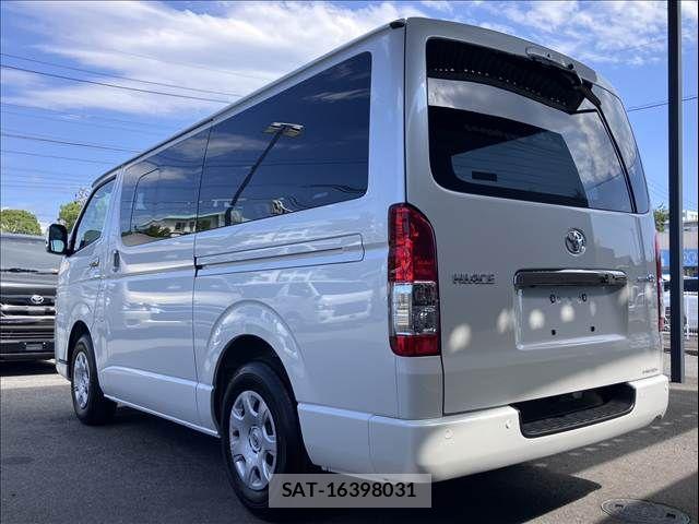 Toyota HIACE VAN 2026-05 8629404-15