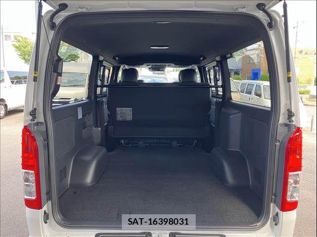 Toyota HIACE VAN 2026-05 8629404-19