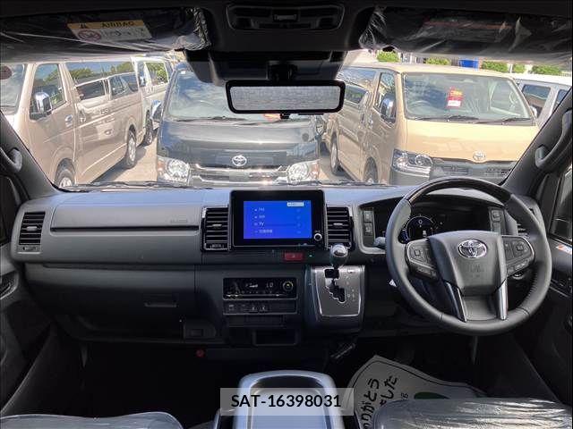 Toyota HIACE VAN 2026-05 8629404-3