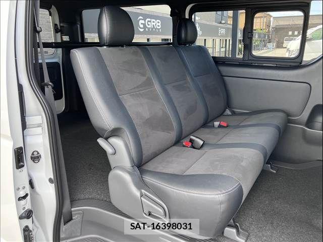 Toyota HIACE VAN 2026-05 8629404-7