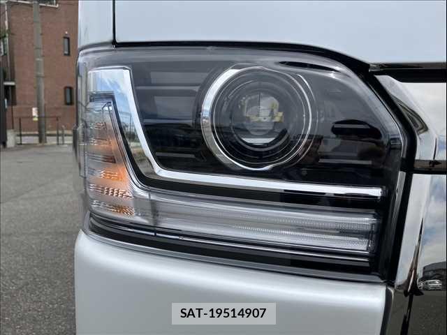 Toyota HIACE VAN 2026-07 8629414-22
