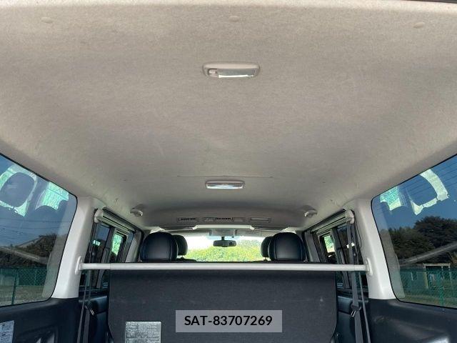 Toyota HIACE VAN 2017-05 8629423-25