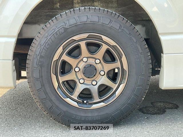 Toyota HIACE VAN 2017-05 8629423-28