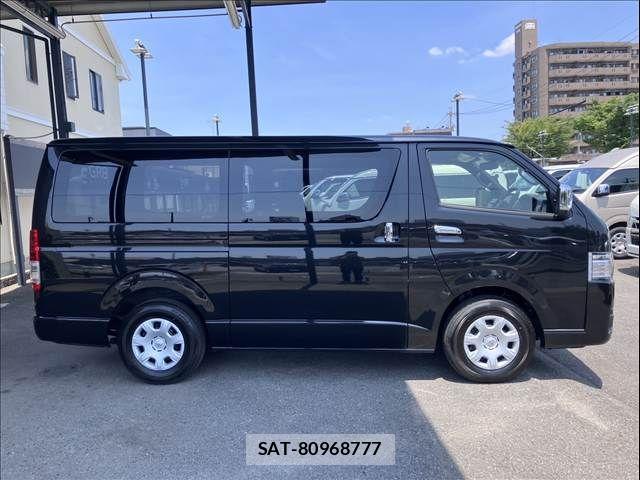 Toyota HIACE VAN 2026-07 8629401-12