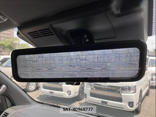 Toyota HIACE VAN 2026-07 8629401-17