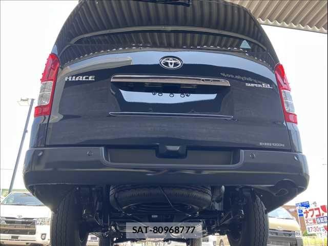 Toyota HIACE VAN 2026-07 8629401-23