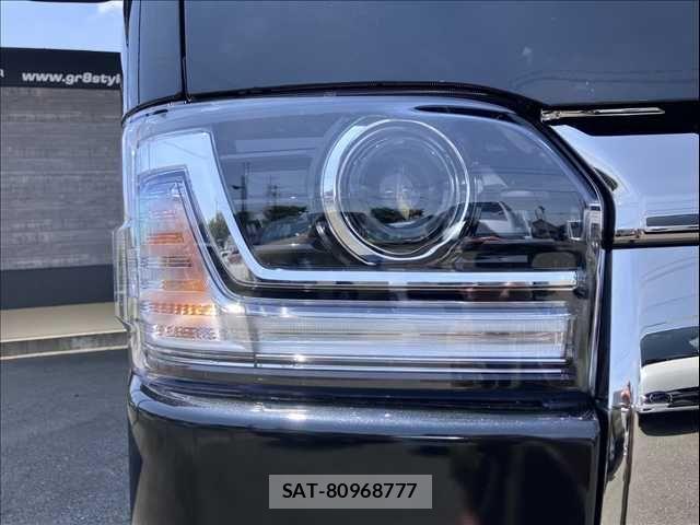 Toyota HIACE VAN 2026-07 8629401-26