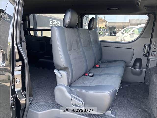 Toyota HIACE VAN 2026-07 8629401-3