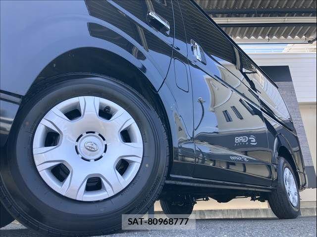 Toyota HIACE VAN 2026-07 8629401-8
