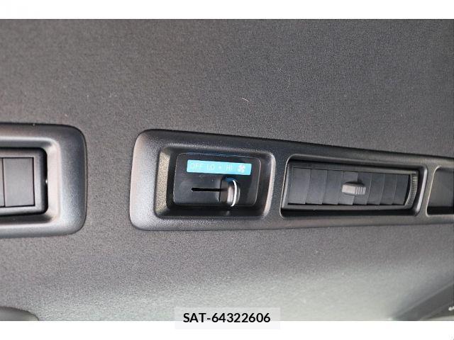 Toyota HIACE VAN 2021-01 8629420-15