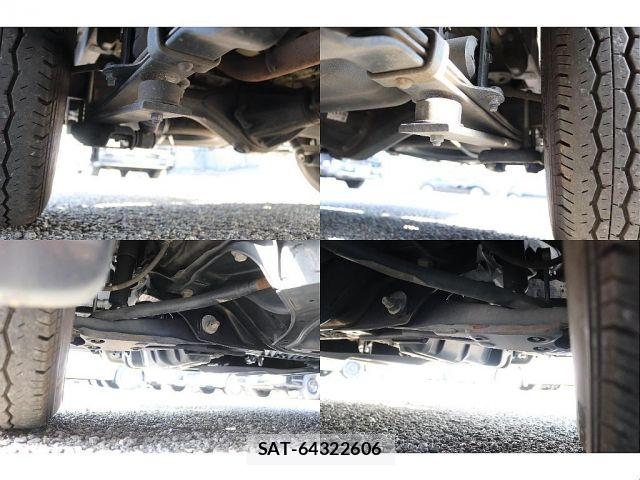 Toyota HIACE VAN 2021-01 8629420-16