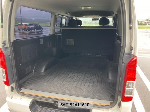 Toyota HIACE VAN 2014-06 8629426-12