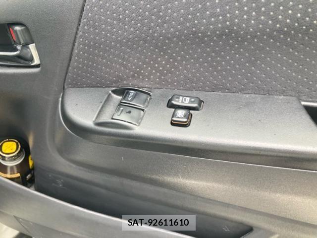 Toyota HIACE VAN 2014-06 8629426-15