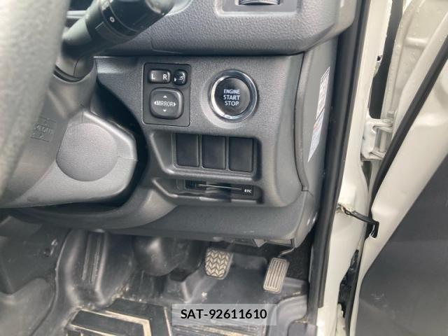Toyota HIACE VAN 2014-06 8629426-16