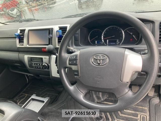 Toyota HIACE VAN 2014-06 8629426-17